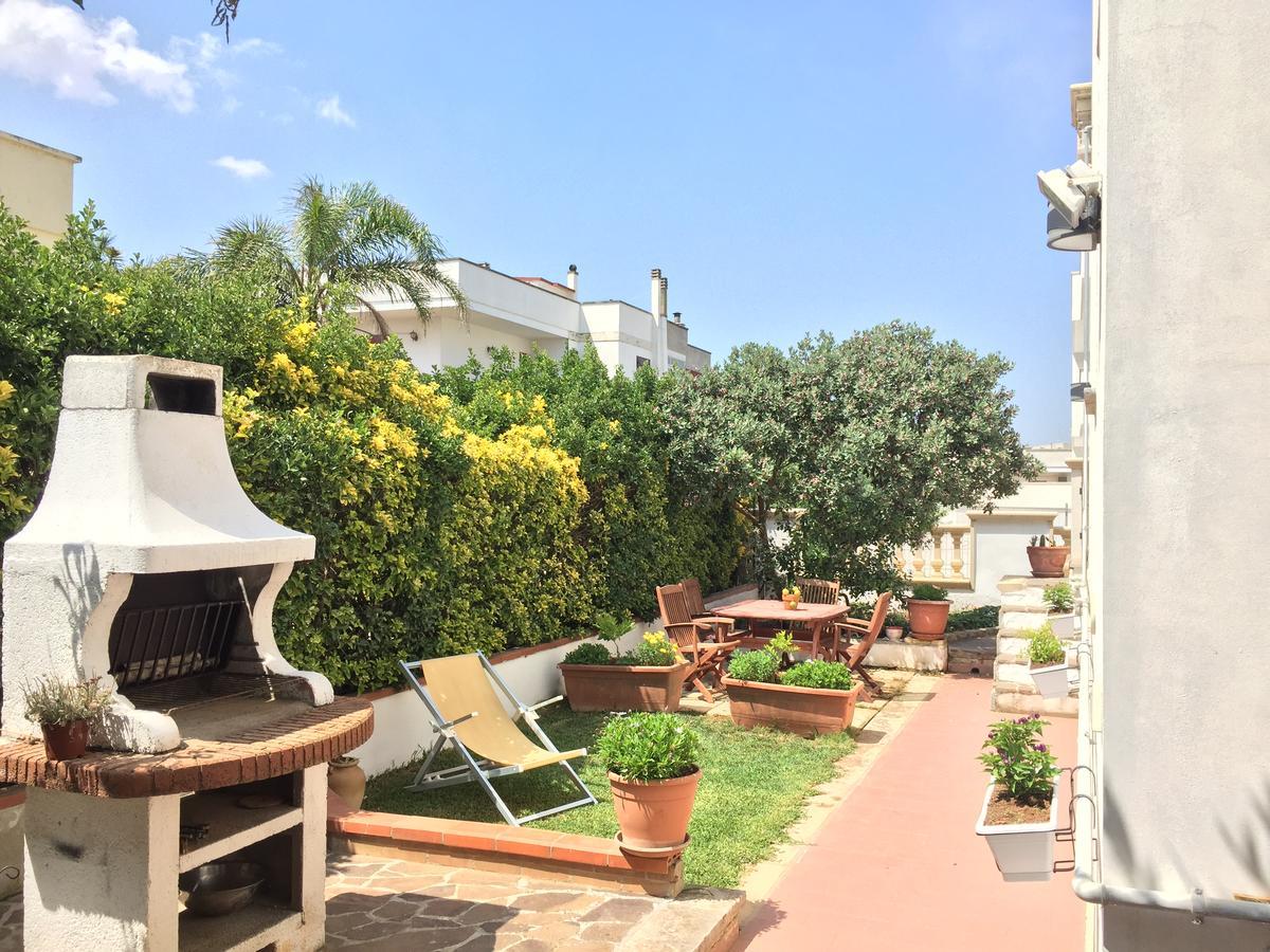 Casa Vacanza Zia Dani Castro  Exteriör bild