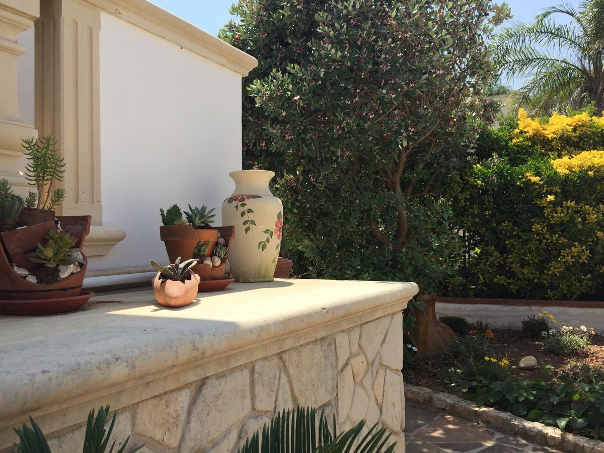 Casa Vacanza Zia Dani Castro  Exteriör bild